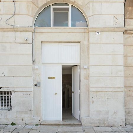 Alibi Suites Suite Museum: Gioiello Con Vista Sul Museo Archeologico Nazionale, Letto E Doccia Con Cromoterapia, Smart Tv, Wifi E A/C Ruvo di Puglia Kültér fotó