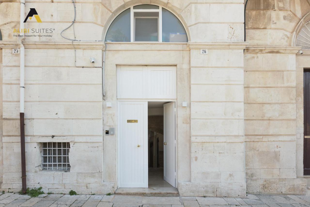 Alibi Suites Suite Museum: Gioiello Con Vista Sul Museo Archeologico Nazionale, Letto E Doccia Con Cromoterapia, Smart Tv, Wifi E A/C Ruvo di Puglia Kültér fotó
